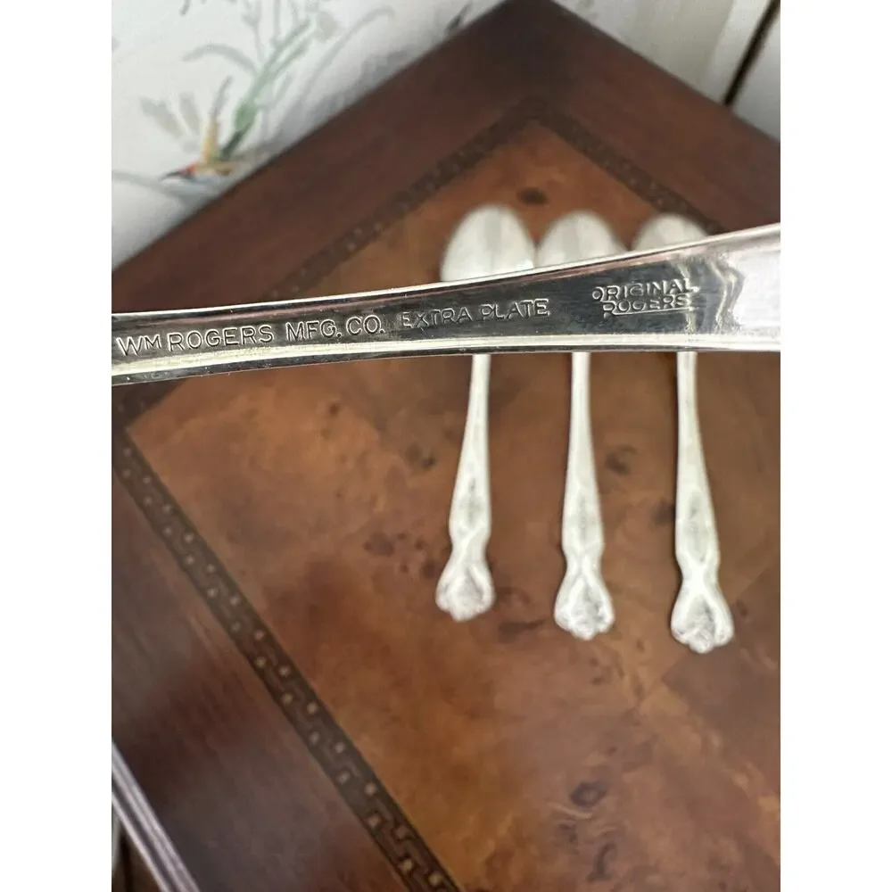 WM Rogers Extra Plate Inspiration Magnolia Silverplate Set of 4 Dinner Spoons